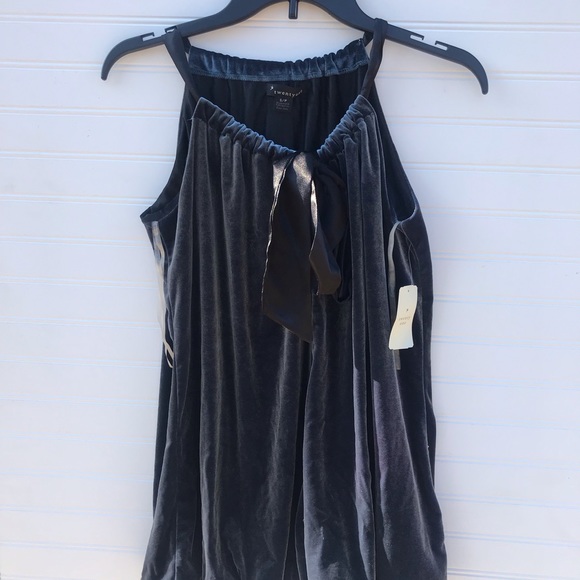 Forever 21 Velvet Tie Top NWT! Real Tunic Bow